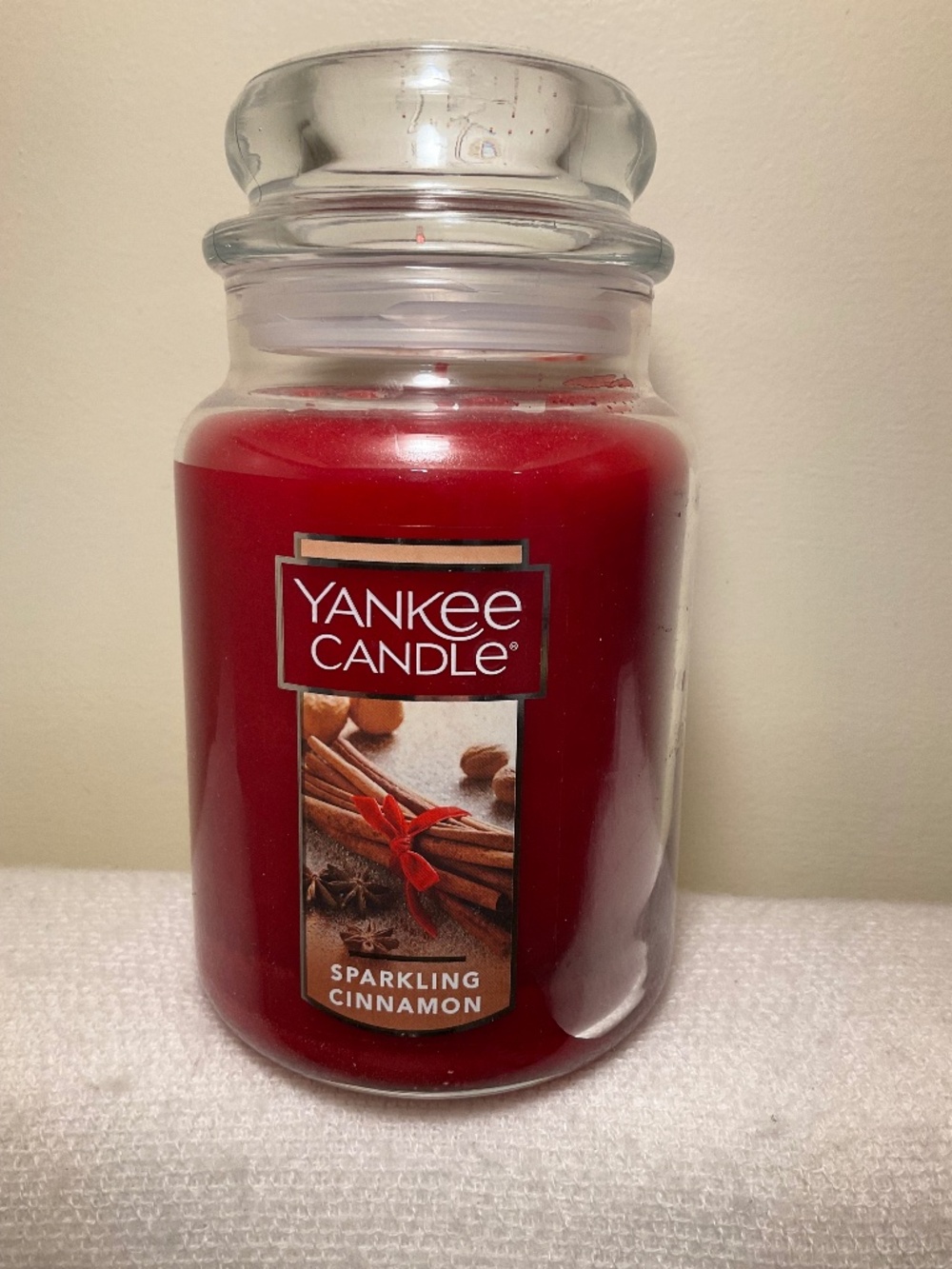 YANKEE CANDLE (Sparkling Cinnamon, 22oz) Made in USA